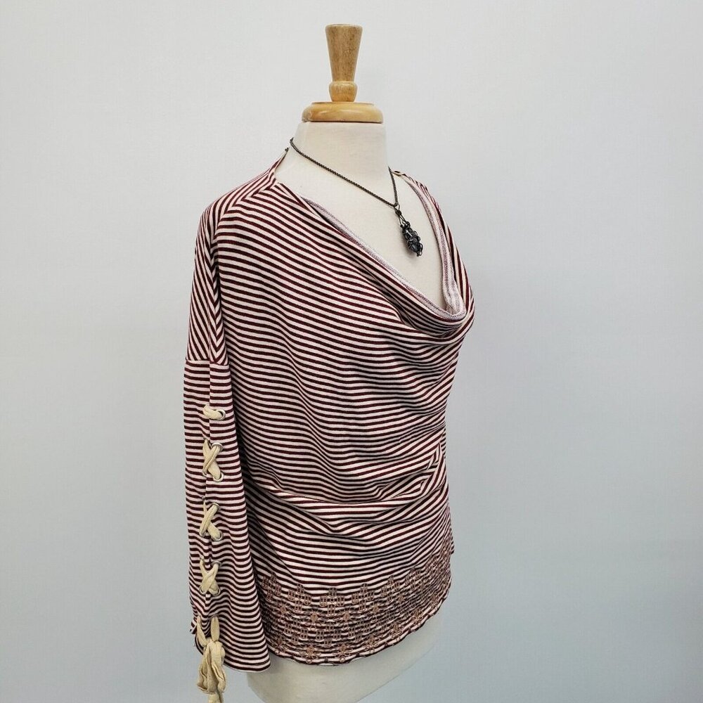 POL Womens Embroidered Lace Up Sleeve Scoop Neck Sweater Size M Burgundy & Cream - Picture 2 of 16